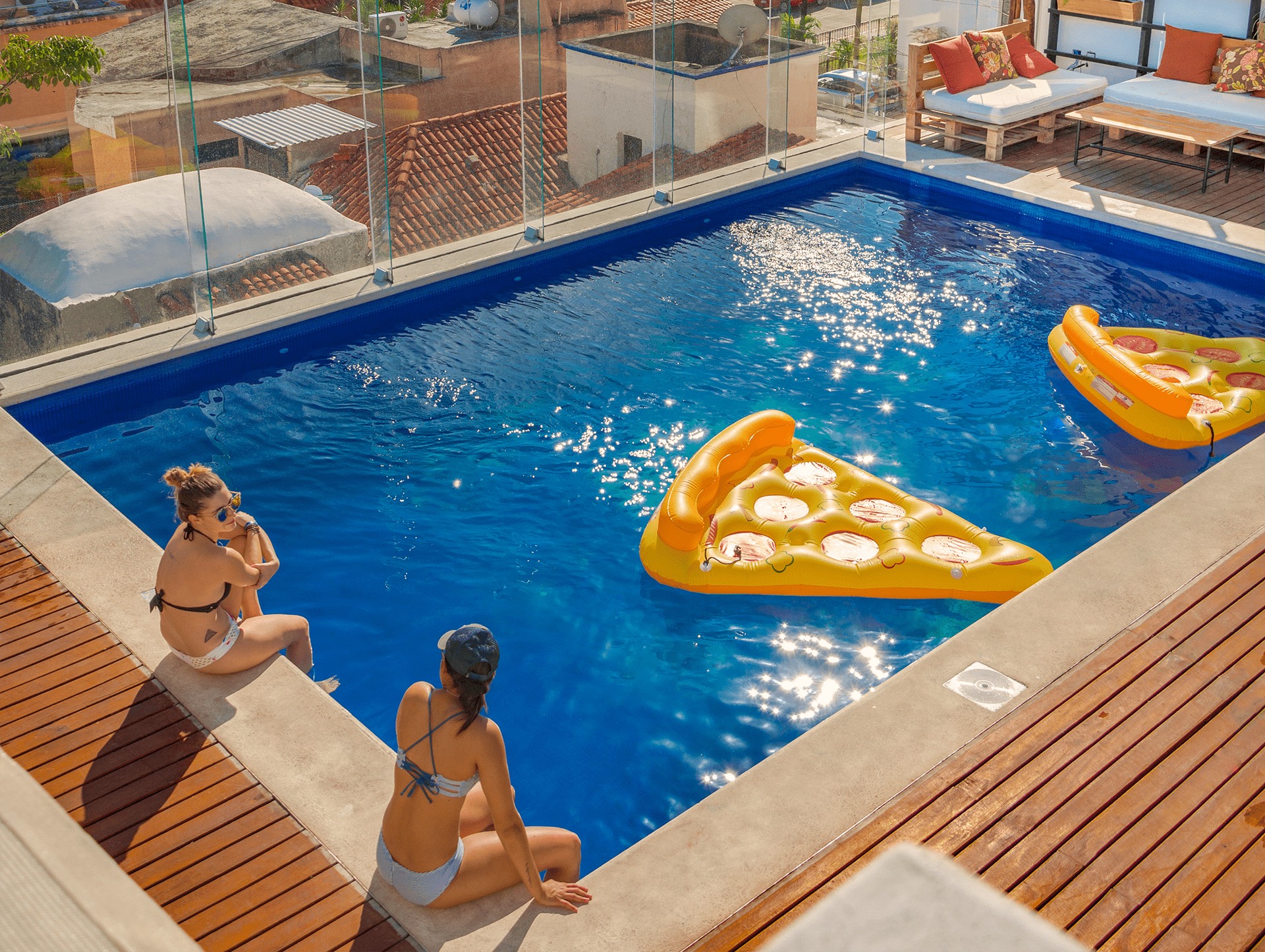 Piscina en la azotea de Nomads Rooftop, Cancún